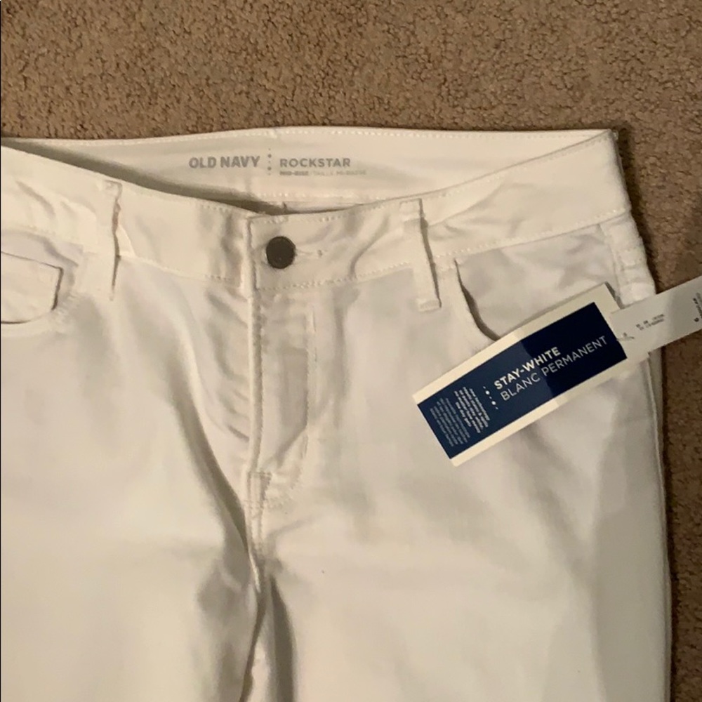 Old navy white stain resistant jeans size 6 NWT